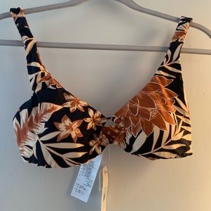 Billabong scoop neck bathing suit top